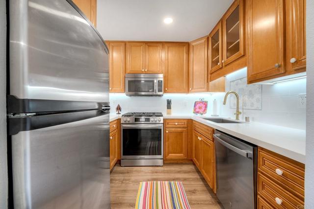 Detail Gallery Image 4 of 39 For 7509 Draper Ave #309,  La Jolla,  CA 92037 - 2 Beds | 2 Baths