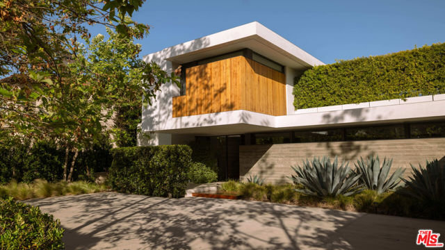 748 Amalfi Drive, Pacific Palisades, CA 90272
