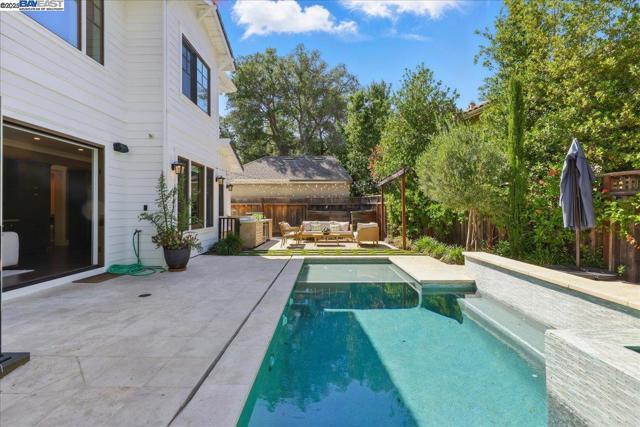 16741 Loma St, Los Gatos CA: https://media.crmls.org/mediaz/244f4ea2-6399-482e-adca-cf3be7454e3e.jpg