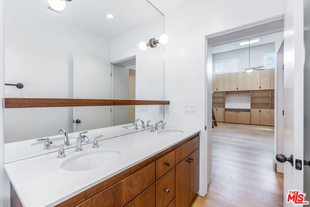 4229 Elmer Avenue, North Hollywood CA: https://media.crmls.org/mediaz/244f6711-e3e7-4c98-bd81-524936a8a87f.jpg