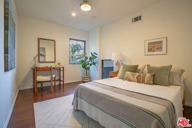 2465 N Gower Street, Los Angeles CA: https://media.crmls.org/mediaz/244f9d60-b715-4e21-9da7-14d9826b8758.jpg