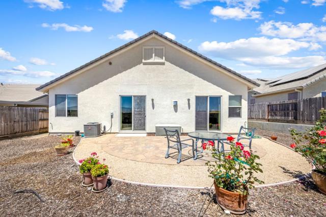 2011 Sage Drive, Hollister CA: https://media.crmls.org/mediaz/244fb189-f775-4a69-8949-7614c4ecc6c3.jpg