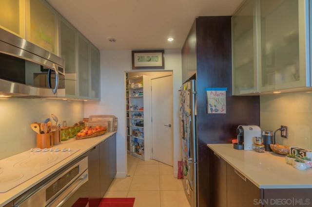 1441 9Th Ave, San Diego CA: https://media.crmls.org/mediaz/24504115-8d84-4cce-943e-3f67df32bcbf.jpg