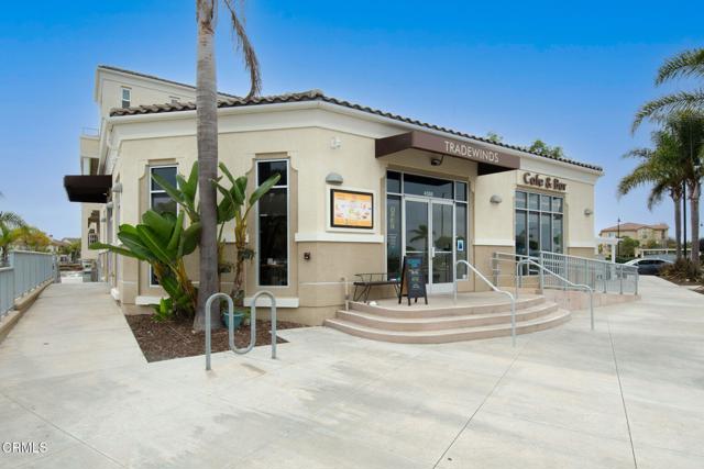 4256 Tradewinds Drive, Oxnard CA: https://media.crmls.org/mediaz/2450f536-a619-489c-9fd8-aad4c2cb518a.jpg