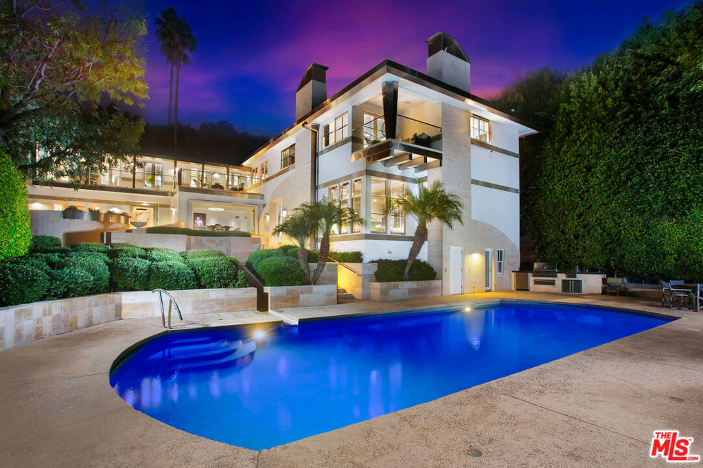 661 Doheny Road, Beverly Hills, CA 90210