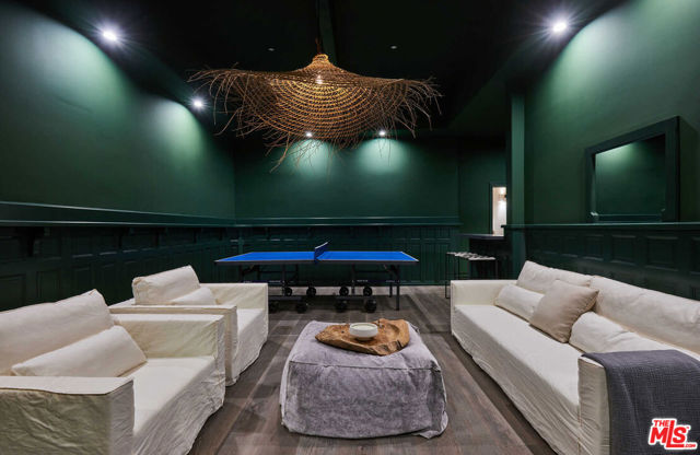 27405 Pacific Coast Highway, Malibu CA: https://media.crmls.org/mediaz/2451695f-0e16-434a-9966-f0ffeb2d9a5d.jpg