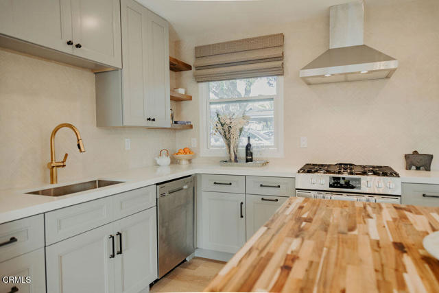 Detail Gallery Image 7 of 18 For 2139 Sunridge Dr, Ventura,  CA 93003 - 3 Beds | 2 Baths