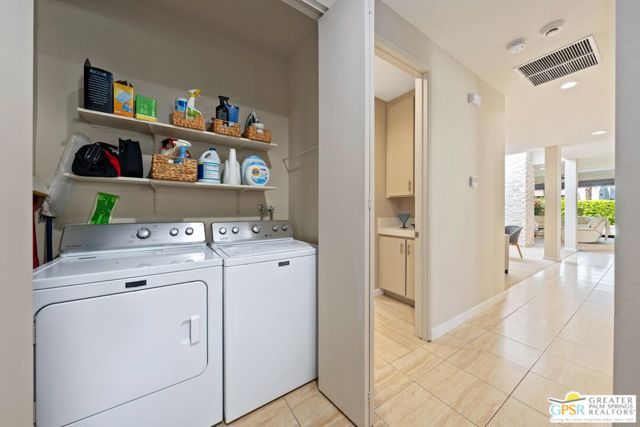 1346 E Andreas Road, Palm Springs CA: https://media.crmls.org/mediaz/2452f710-3b45-4ade-b66d-f095448f40a6.jpg