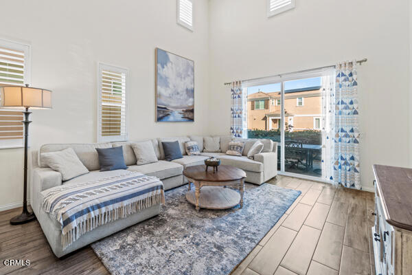 490 Jubilee Place, Santa Paula CA: https://media.crmls.org/mediaz/24530992-9795-4a48-a4b2-618dc2606bc6.jpg