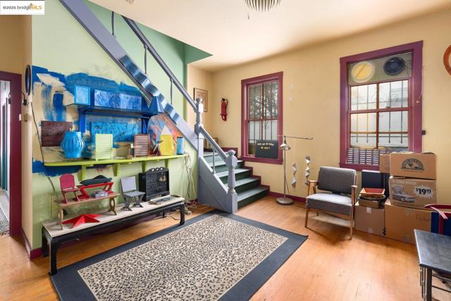 2331 San Pablo Ave, Berkeley CA: https://media.crmls.org/mediaz/24533294-c6ac-4258-a7da-e63ee7b3549f.jpg