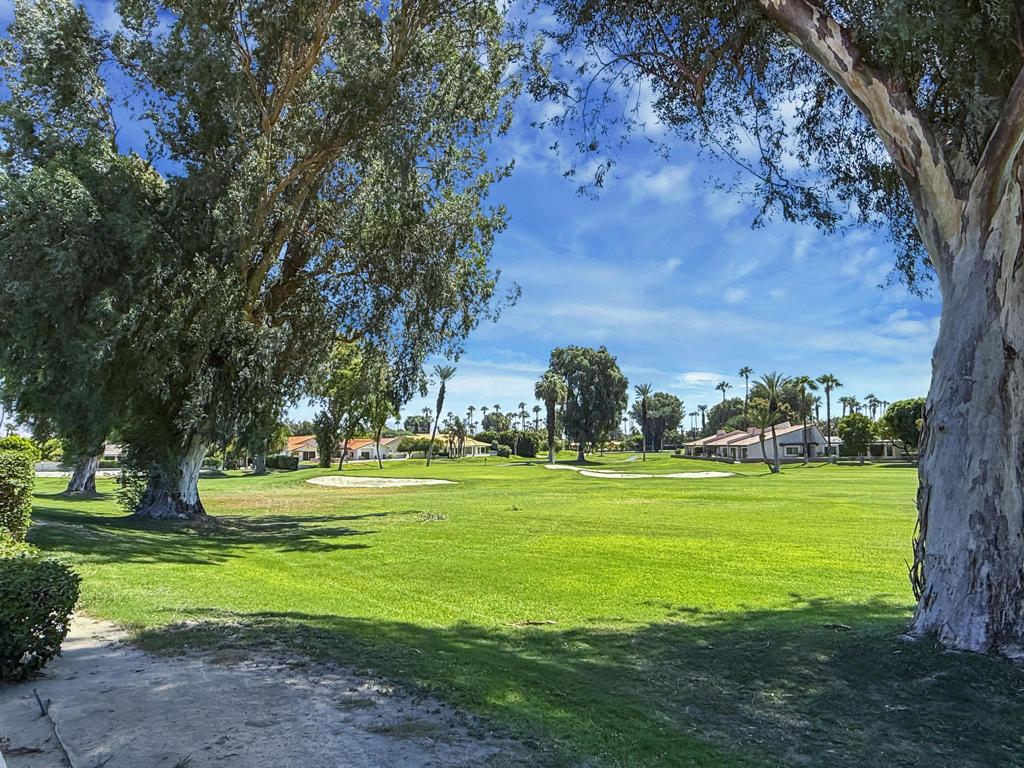 https://media.crmls.org/mediaz/24536ca9-3b6e-4dd9-9772-c37cdeb305f3.jpg?preset=X-Large