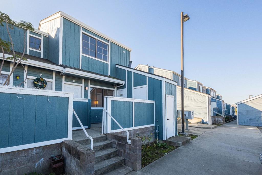 154 N Madeira Avenue #G