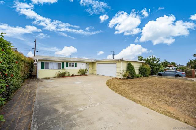1264 Gaywood St, San Diego CA: https://media.crmls.org/mediaz/2454c0ac-92d0-4822-81e5-b9d5f06c7ed3.jpg
