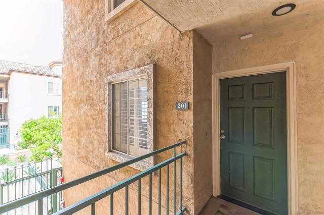 1950 Camino De La Reina, San Diego CA: https://media.crmls.org/mediaz/2454f376-448f-48c7-832c-318a6bd415ad.jpg