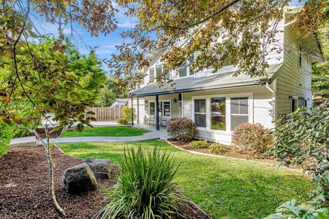 2940 San Juan Boulevard, Belmont CA: https://media.crmls.org/mediaz/245637b2-64f8-4acd-97ba-31badacd25e0.jpg