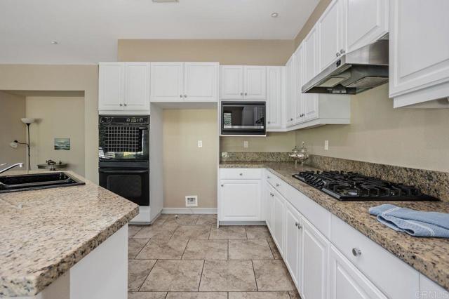 Detail Gallery Image 12 of 36 For 435 Sandalwood Ct, Encinitas,  CA 92024 - 4 Beds | 2/1 Baths