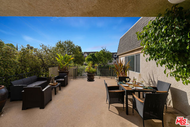 Drew Fenton | 2385 Roscomare Road Los Angeles CA | MLS: 7556899