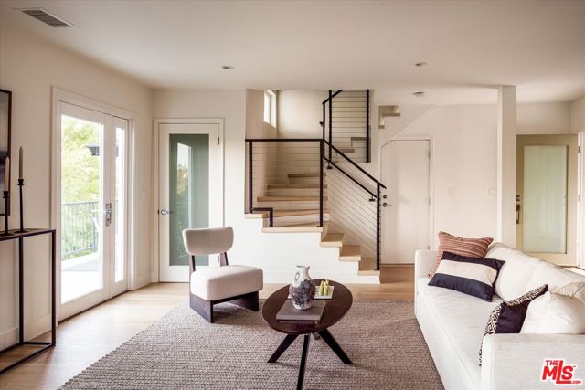 2162 Lyric Avenue, Los Angeles CA: https://media.crmls.org/mediaz/2456c4b3-82c7-4668-a7cd-2cee950fed2d.jpg