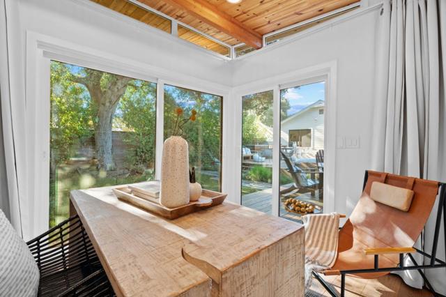 628 8th Avenue, Menlo Park CA: https://media.crmls.org/mediaz/2457dfe1-08ea-49c6-be3f-9c894fe2b49b.jpg