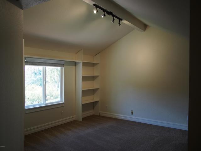 211 Windtree Avenue, Thousand Oaks CA: https://media.crmls.org/mediaz/2457eadb-6ce5-463c-927c-ac73ca7c095c.jpg