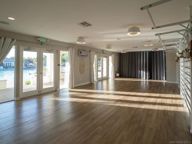 1904 Avenida Senecio, Chula Vista CA: https://media.crmls.org/mediaz/245805f2-aa01-4ce8-814c-b3559b5af8dd.jpg