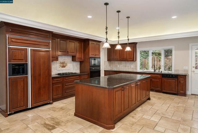 1720 Alameda Diablo, Diablo CA: https://media.crmls.org/mediaz/24583c0a-4f1a-420b-93b6-c8a658c0cac3.jpg