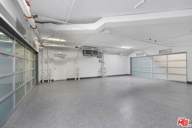 22065 Pacific Coast Highway, Malibu CA: https://media.crmls.org/mediaz/245868fa-6086-4631-b05f-ac624857a9d6.jpg