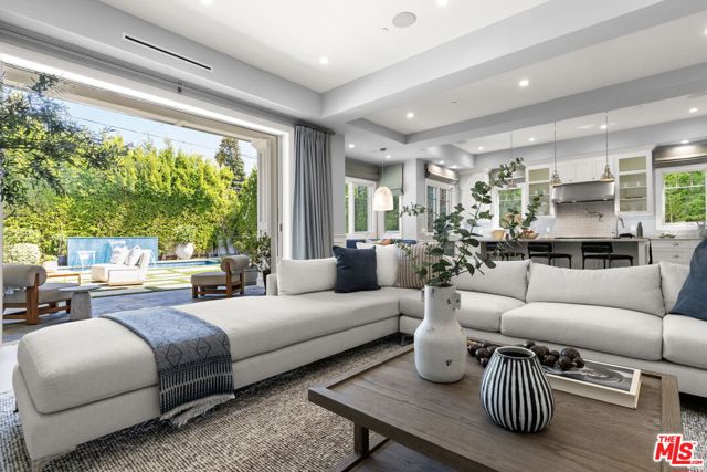 5 Bed Home for Sale in Los Angeles, California