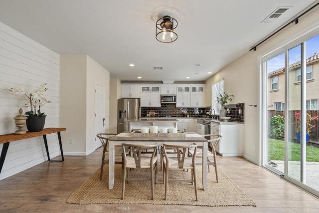 130 Lusitano Way, Gilroy CA: https://media.crmls.org/mediaz/24593a1a-0635-4b59-a446-f45a86d66a7d.jpg