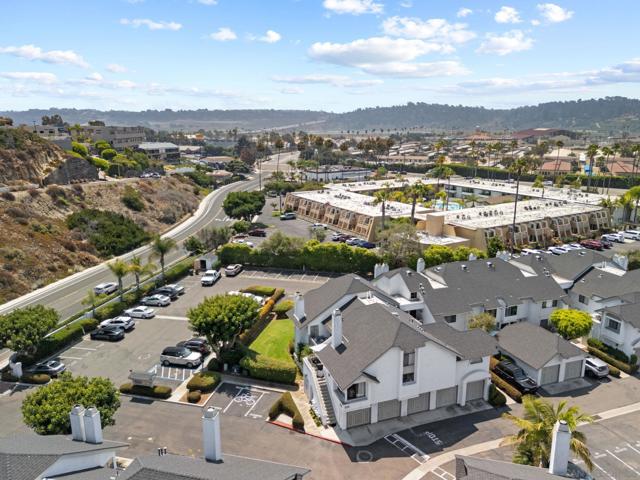 524 Via De La Valle,  CA: https://media.crmls.org/mediaz/2459fb80-30f6-4f52-8e77-592106ba1397.jpg