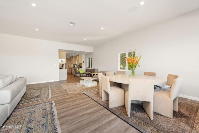 4148 Camino De La Cumbre, Sherman Oaks CA: https://media.crmls.org/mediaz/245a5edf-88a0-4755-ad29-336c32c39b30.jpg