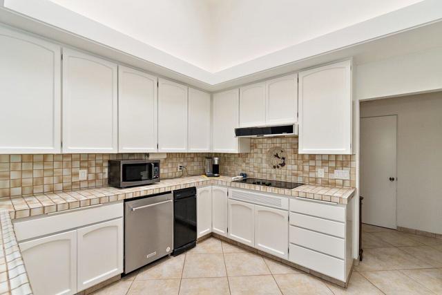 Image 18 of 39 For 79414 Montego Bay Court 26