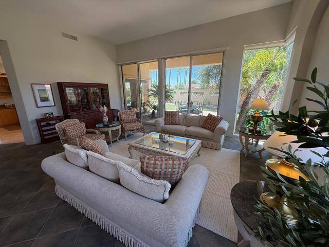79765 Tangelo, La Quinta CA: https://media.crmls.org/mediaz/245b1714-0717-4730-9925-8a0b6c9398b9.jpg
