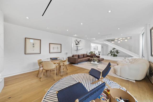 Detail Gallery Image 28 of 50 For 7713 Esterel Dr, La Jolla,  CA 92037 - 5 Beds | 5/1 Baths