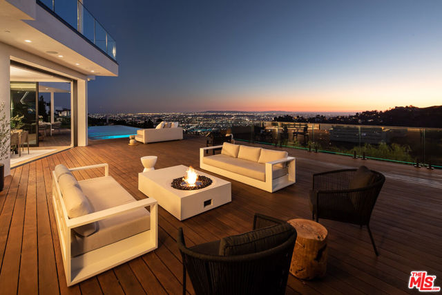 2371 Achilles Drive, Los Angeles CA: https://media.crmls.org/mediaz/245be92c-f765-477c-ab4b-284d32a3496c.jpg
