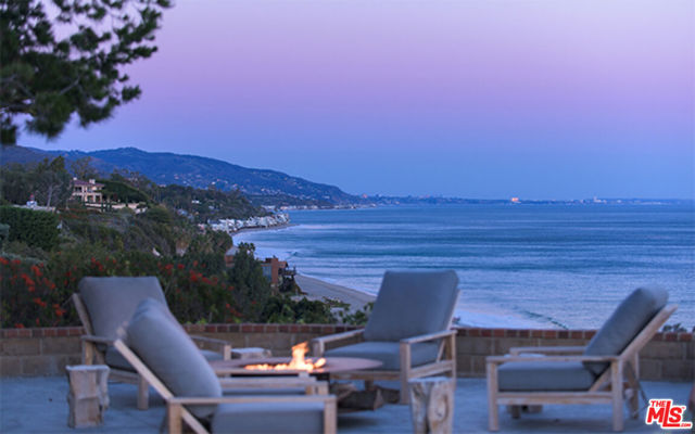 28028 SEA LANE Drive, Malibu CA: https://media.crmls.org/mediaz/245c0031-0ff3-4574-871a-77b01dfe2f0e.jpg