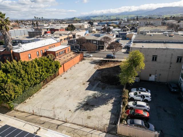220 Fourth Street, Hollister CA: https://media.crmls.org/mediaz/245c47e3-85c6-4cc5-9ef4-6a3bcaf7c226.jpg