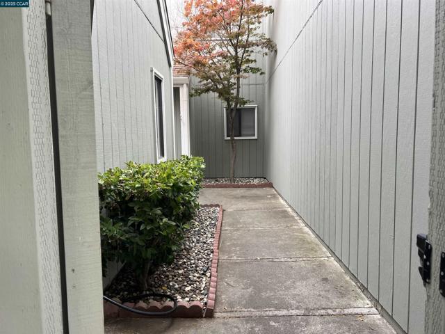 5239 Riverdale Ct., Pleasanton CA: https://media.crmls.org/mediaz/245c7162-3df3-4142-bc5f-dff1bbde8b89.jpg