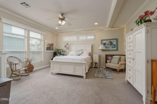 5540 W 5th Street, Oxnard CA: https://media.crmls.org/mediaz/245d20a5-0913-43c0-9f8d-5e217c913855.jpg