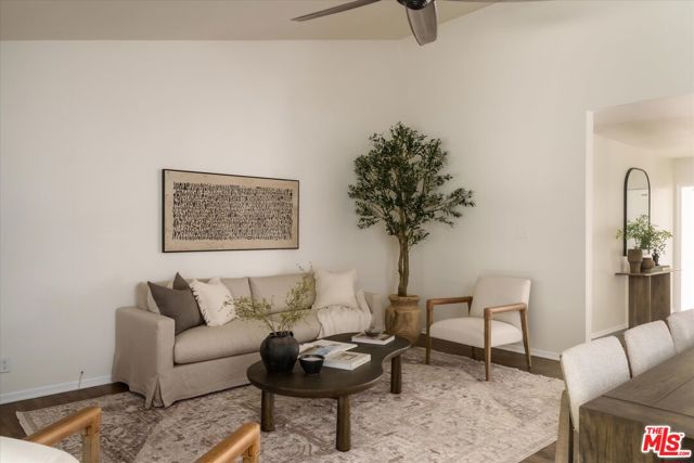 14141 Killion Street photo 12