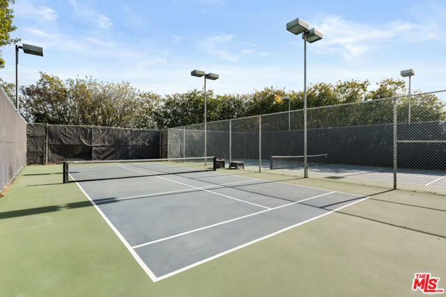 8160 Manitoba Street, Playa del Rey CA: https://media.crmls.org/mediaz/245e5309-e993-4924-a2f5-e885c8f1946c.jpg