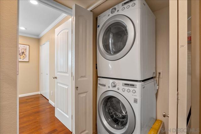 6927 Amherst St, San Diego CA: https://media.crmls.org/mediaz/245ea241-07df-4987-8561-3644ac4f0377.jpg