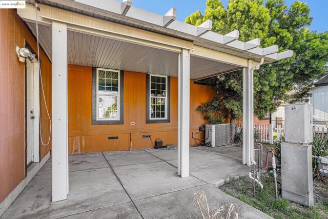 345 Benet Ct, Bethel Island CA: https://media.crmls.org/mediaz/245eed3c-c878-4fe7-bf54-f8444c83f4ae.jpg