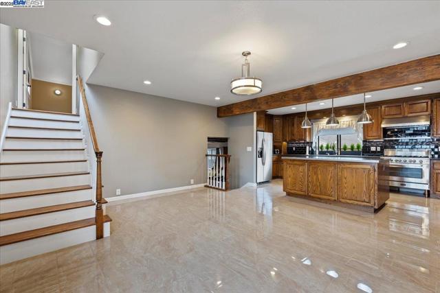 1672 Crescent Avenue, Castro Valley CA: https://media.crmls.org/mediaz/245f1f47-0f3c-410b-8158-1b1575ecd573.jpg