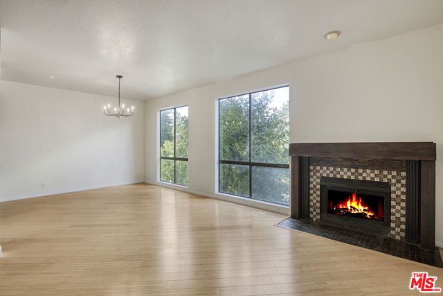 13331 Moorpark Street, Sherman Oaks CA: https://media.crmls.org/mediaz/245f73ae-38a6-473f-9997-3115546748c2.jpg