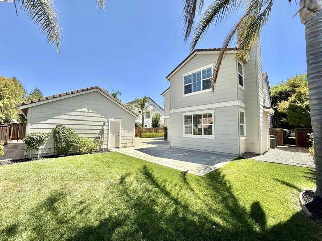 5825 Dresslar Cir, Livermore CA: https://media.crmls.org/mediaz/245fd071-6869-483a-97ff-aed21496da67.jpg