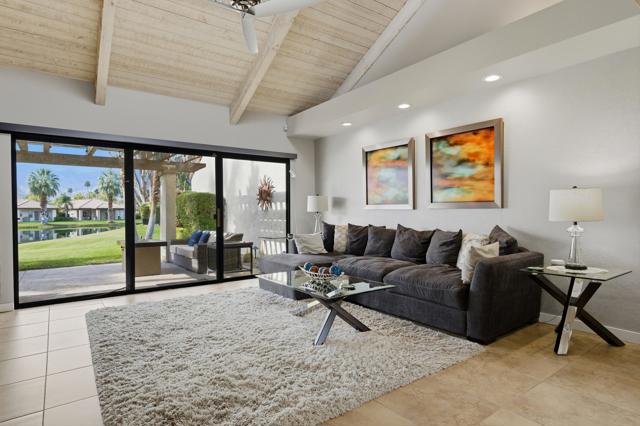 444 Sunningdale Drive, Rancho Mirage CA: https://media.crmls.org/mediaz/245fde86-7ef0-42c5-8fad-e1fe1dfbc091.jpg