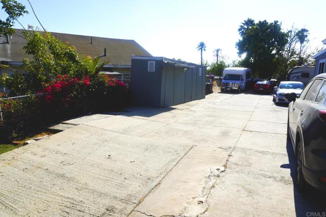 Detail Gallery Image 3 of 20 For 2378 Smythe Ave, San Ysidro,  CA 92173 - 5 Beds | 2 Baths
