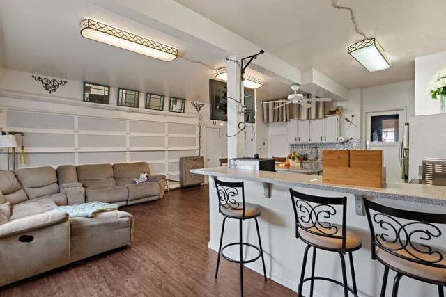 1545 E Saint John Street, San Jose CA: https://media.crmls.org/mediaz/2460b5ca-f94a-4ca0-99d2-0607e53a0f90.jpg