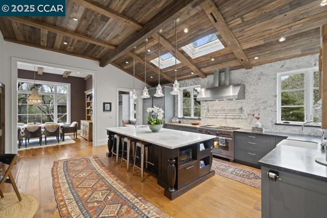 15 Cascade Ln, Orinda CA: https://media.crmls.org/mediaz/246138e8-be07-47da-a2dd-688f512d005d.jpg